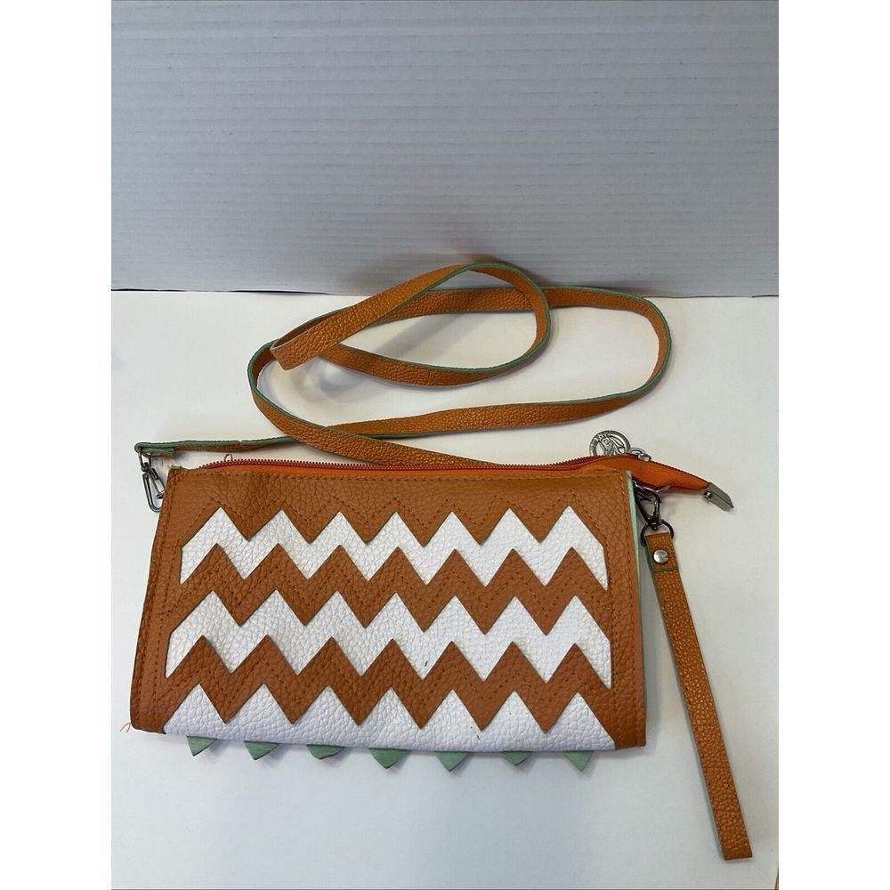 Jingpin Pick Your Plum Clutch‎ Chevron Strips Orange & White Crossbody Wristlet